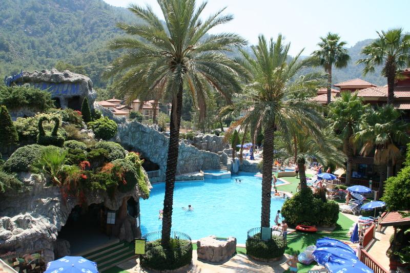 Grand Aquarium Apart İçmeler Kültér fotó