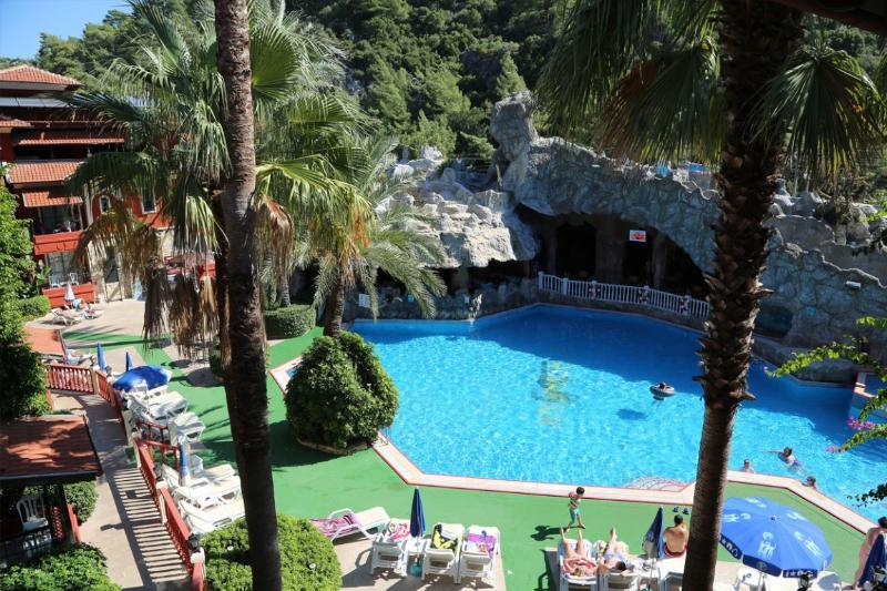 Grand Aquarium Apart İçmeler Kültér fotó