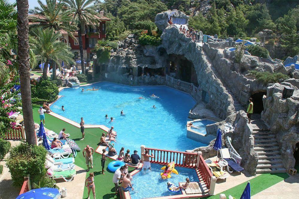 Grand Aquarium Apart İçmeler Kültér fotó