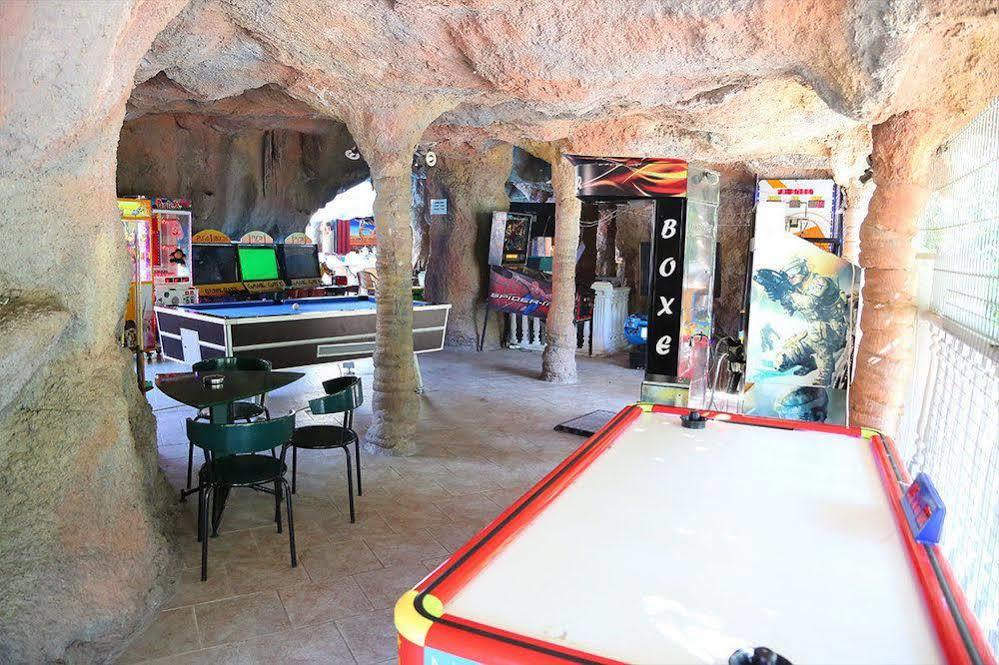 Grand Aquarium Apart İçmeler Kültér fotó