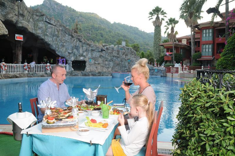 Grand Aquarium Apart İçmeler Kültér fotó