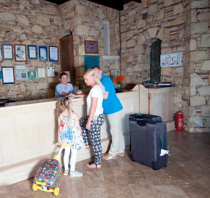 Grand Aquarium Apart İçmeler Kültér fotó