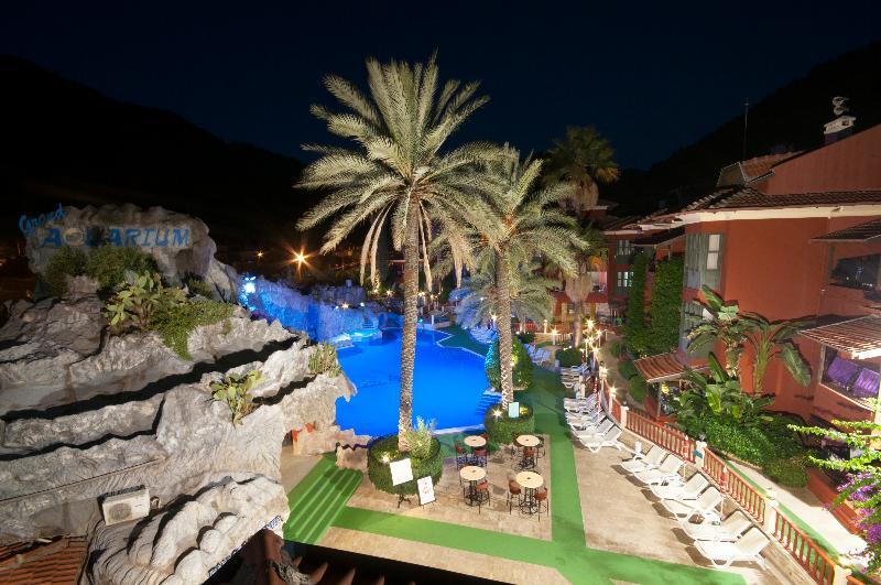 Grand Aquarium Apart İçmeler Kültér fotó