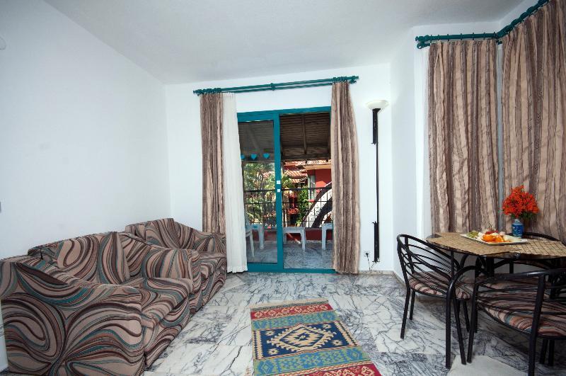 Grand Aquarium Apart İçmeler Kültér fotó